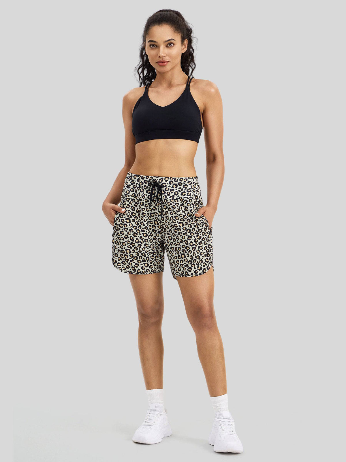 Women's 5-Inch Performance Utility Shorts